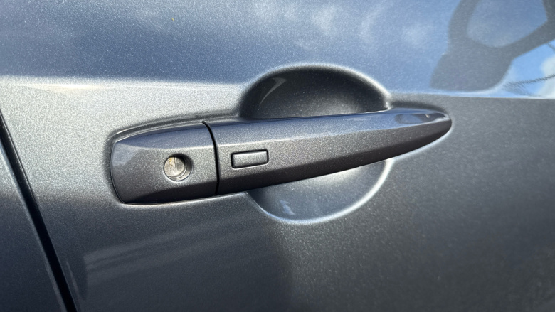 Nissan Juke 1.0 DiG-T 114 N-Connecta 5dr Petrol Hatchback